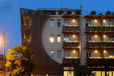 Property building, Facade/entrance