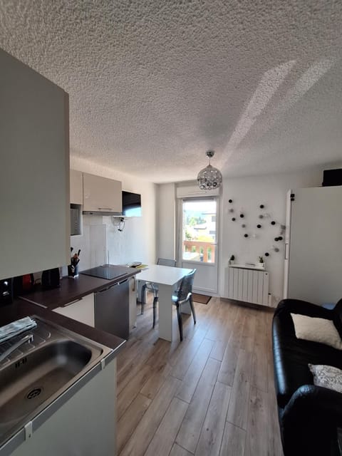 Studio rénové confort meublé 3 étoiles - Les Crêtets Apartment in Canton of Vaud