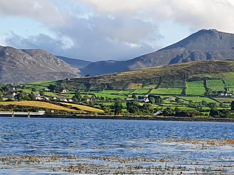 Nearby landmark, Neighbourhood, Natural landscape, Lake view, Mountain view
