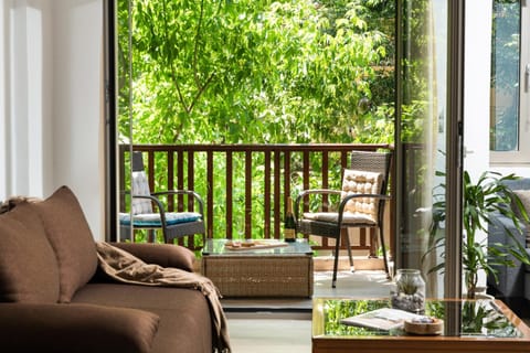 Patio, Spring, Day, Balcony/Terrace, Seating area, Garden view