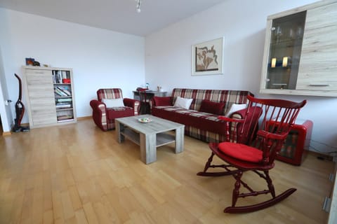TV and multimedia, Living room, Seating area, oven