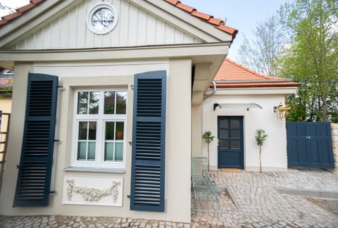 Property building, Facade/entrance