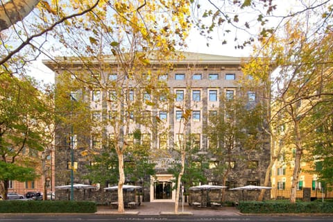 Facade/entrance, Garden, Dining area