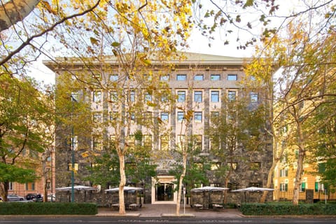 Facade/entrance, Garden, Dining area