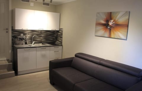 Kitchen or kitchenette, Seating area