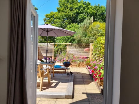 Patio, Patio, BBQ facilities, BBQ facilities, Garden, Garden, Dining area, Garden view, hair dresser, sunbed