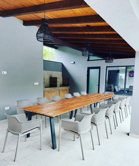 Seating area, Dining area