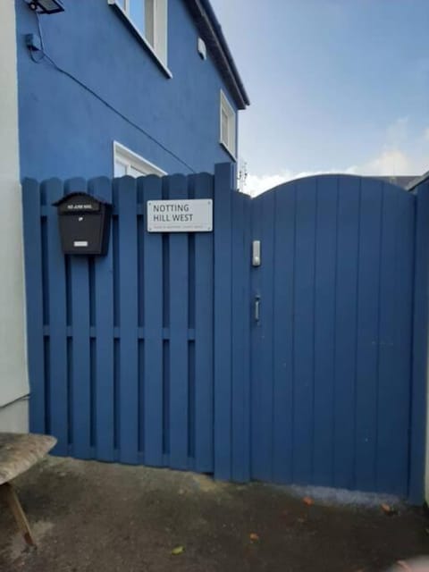 Notting Hill West in the heart of Westport Town House in Westport