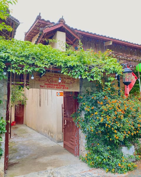 Property building, Day