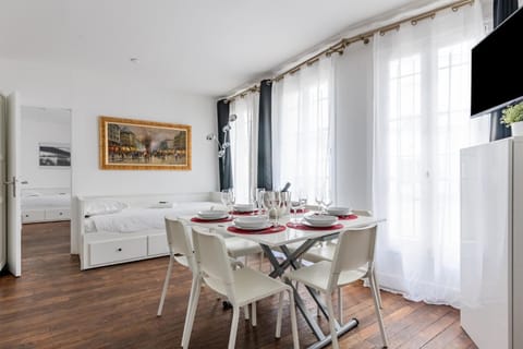 Living room, Photo of the whole room, Dining area