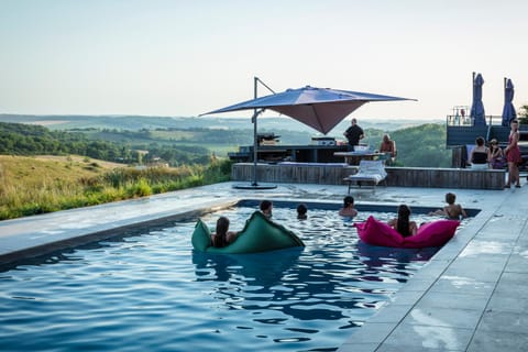 Day, People, Natural landscape, Pool view, Swimming pool, sunbed