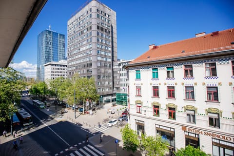 Day, Neighbourhood, City view, Street view, Location