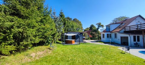 Property building, Hot Tub, Sauna, Spa and wellness centre/facilities