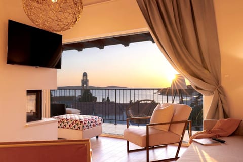 TV and multimedia, Living room, Seating area, Sea view, Sea view