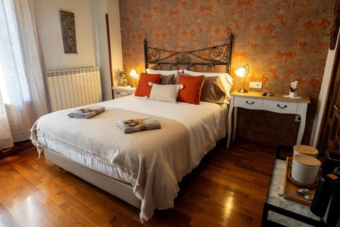 Bed, Photo of the whole room, heating, towels