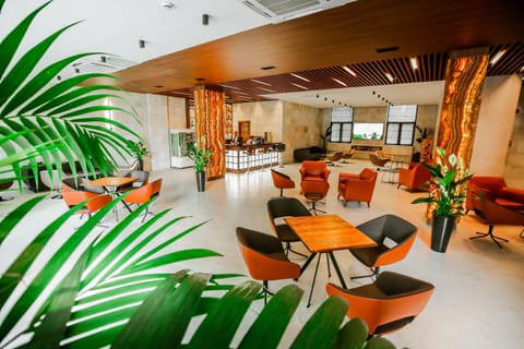Restaurant/places to eat, Seating area