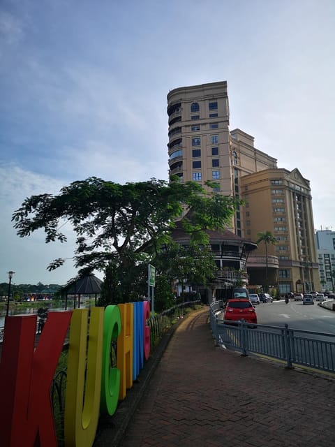 Property building, Facade/entrance, Street view, Location