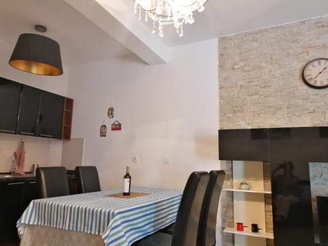 Living room, Dining area, kitchen