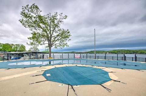 Pool Days and Water Fun Await Lake Ozark Escape! Apartment in Lake of the Ozarks