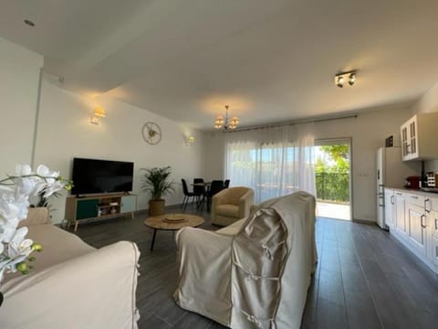 2 pièces en RDJardin avec 2 grands Terrasses Apartment in Antibes