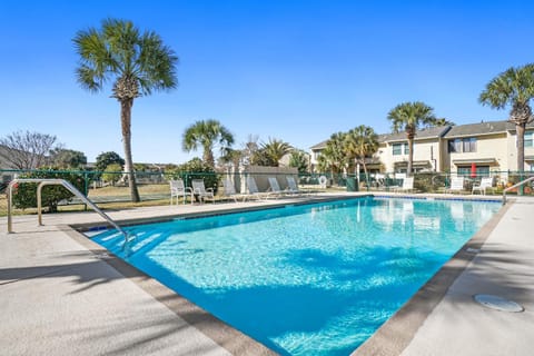 People, People, People, Neighbourhood, Natural landscape, Balcony/Terrace, Guests, Guests, Guests, Pool view, Area and facilities, Swimming pool, children, children, children, young children, young children, young children, older children, older children, older children, group of guests, group of guests, group of guests, Family, Family, Family, sunbed