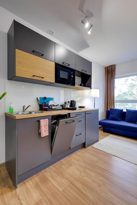 View (from property/room), Kitchen or kitchenette, Dining area, Quiet street view, microwave, oven, pet friendly, stove