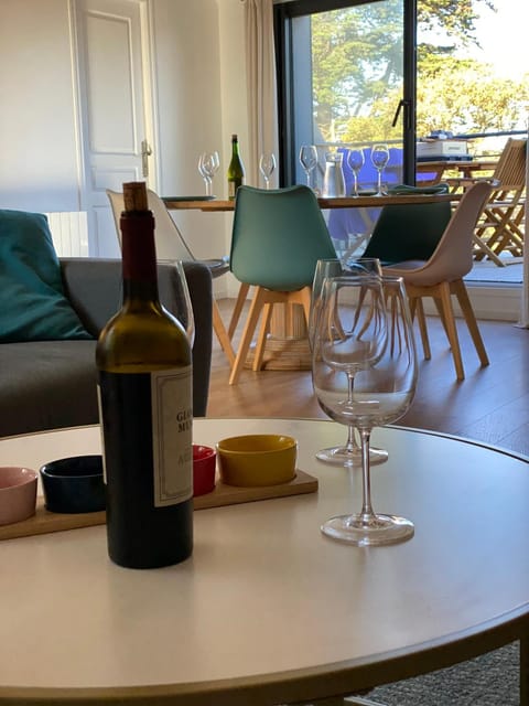 Barneville Plage appart cosy avec terrasse 150m de la mer Apartment in Barneville-Carteret