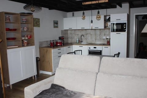 Un petit coin de paradis à Super Besse Apartment in Besse-et-Saint-Anastaise