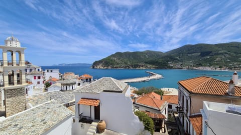 City view, Mountain view, Sea view