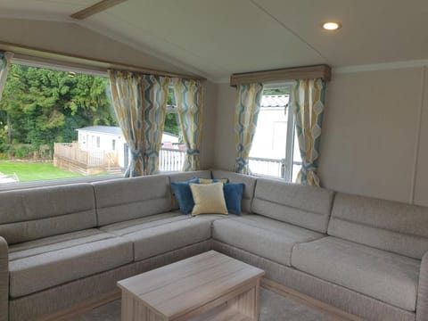 Coral Cabin Cabin in England