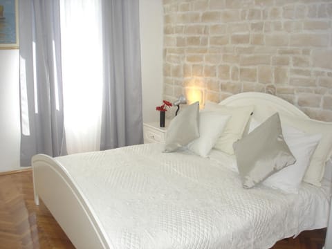 Summer, Bedroom