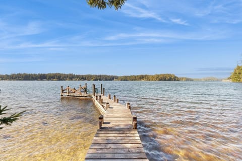 Marty's Lakehouse on the Coast House in Dunes City