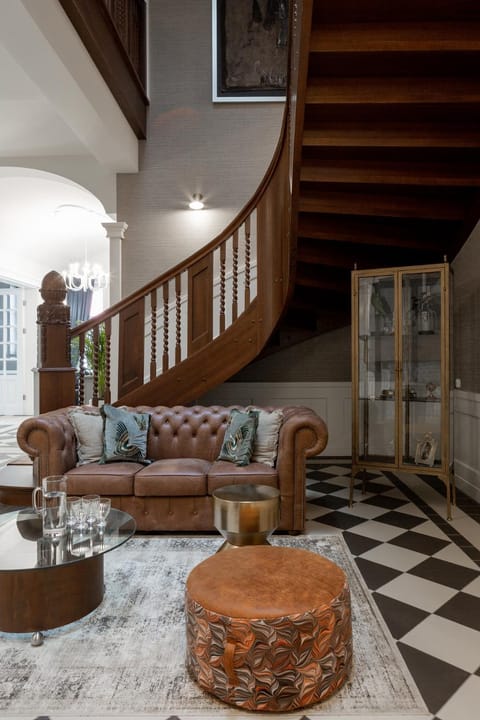 Property building, Lobby or reception, Seating area