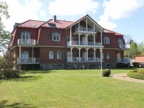 Facade/entrance, Garden