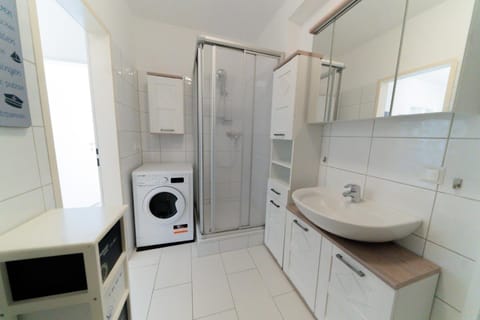 Shower, Bathroom, washing machine