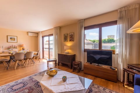 Communal lounge/ TV room, Living room