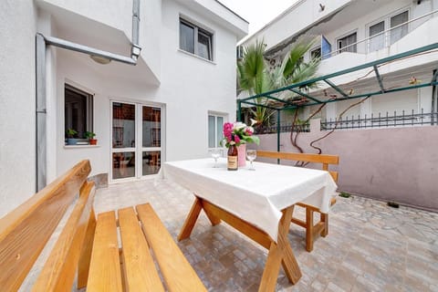 Garden, Balcony/Terrace, Dining area