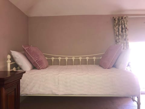 2 Bed Courtyard Apartment at Rockfield House Kells in Meath - Short Term Let Apartment in Meath, Co. Meath, Ireland