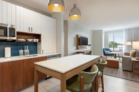 Kitchen or kitchenette, Living room