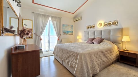 Bedroom, air conditioner