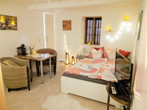 Bed, Photo of the whole room