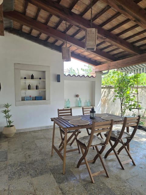 Guest House Tara House in Peroj