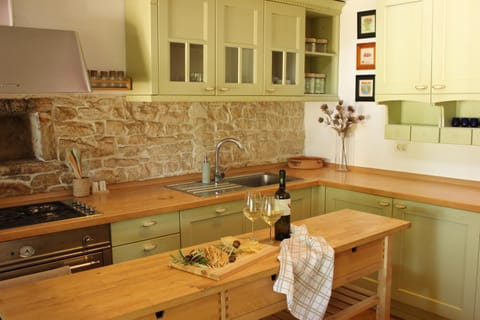 Guest House Tara House in Peroj