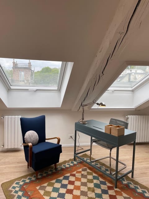 Seating area, City view