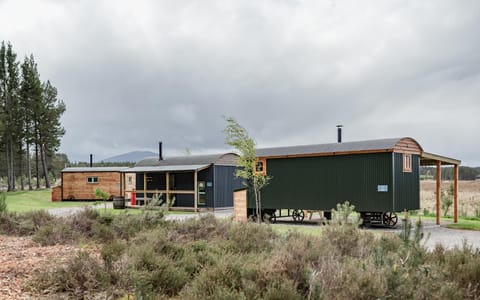 Highland Shepherd Huts Apartment in Scotland