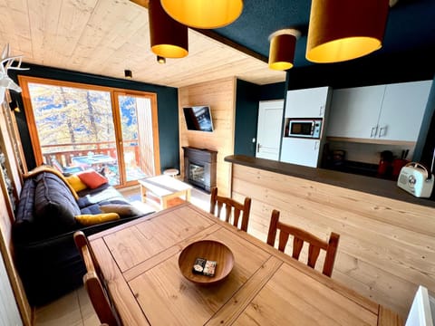 TV and multimedia, Kitchen or kitchenette, Living room, Seating area, Dining area, minibar, pet friendly, stove
