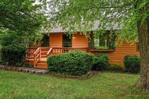 Persimmon Cove House in Lake Anna