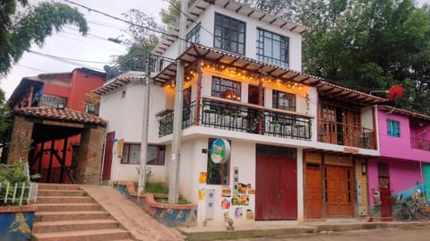 Property building, Neighbourhood