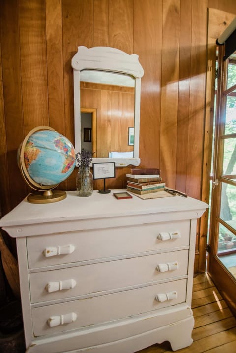 Jack Room BW Boutique Hotel House in Central Lake