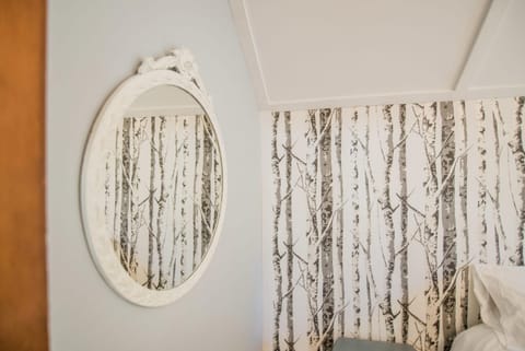 Mahaney Suite BW Boutique Hotel House in Central Lake